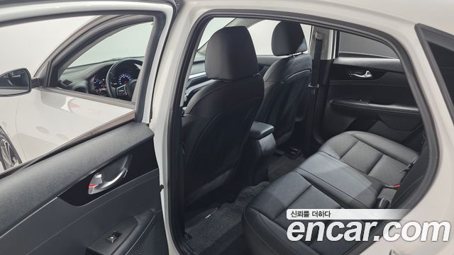 Kia K3 (II) 1.6 Prestige 2023 — фото 18