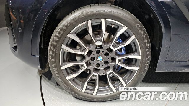BMW X6 (G06) xDrive40i M Sport 2024 — фото 5