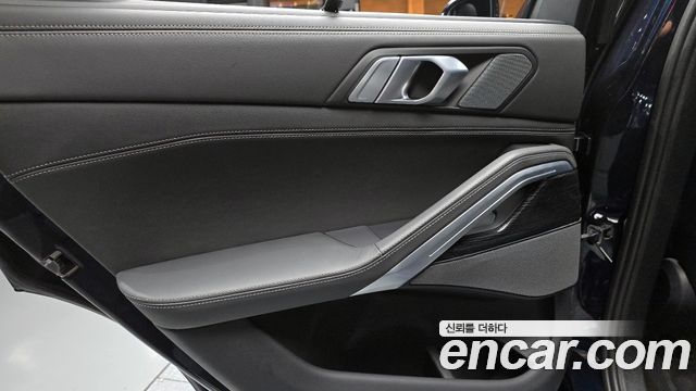 BMW X6 (G06) xDrive40i M Sport 2024 — фото 31