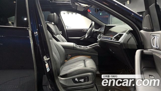 BMW X6 (G06) xDrive40i M Sport 2024 — фото 32