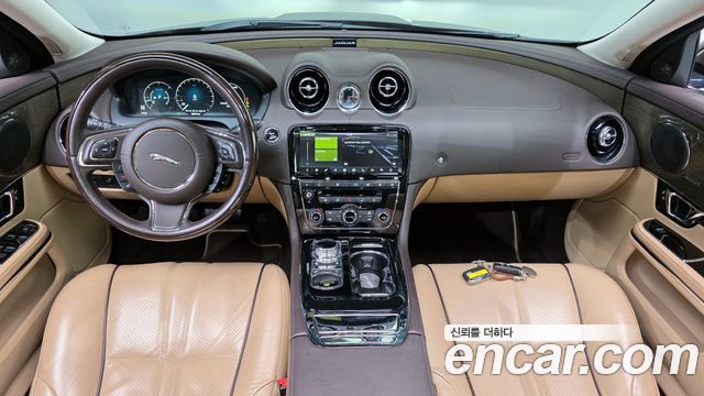 Jaguar XJ 3.0D Premium Luxury SWB X351 2018 — фото 7
