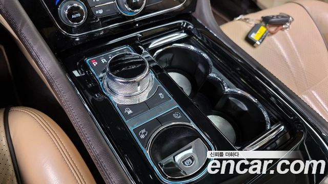Jaguar XJ 3.0D Premium Luxury SWB X351 2018 — фото 9