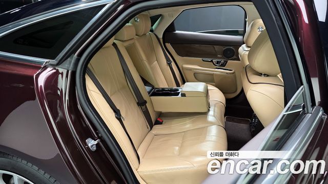 Jaguar XJ 3.0D Premium Luxury SWB X351 2018 — фото 11