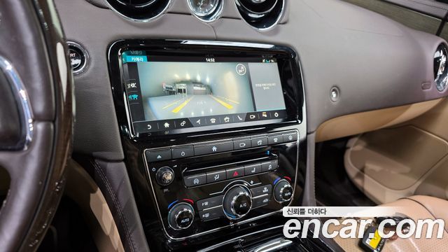 Jaguar XJ 3.0D Premium Luxury SWB X351 2018 — фото 17