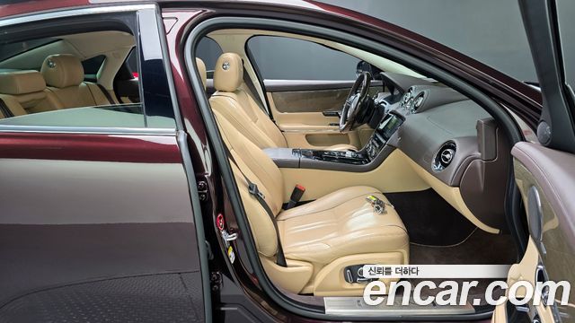 Jaguar XJ 3.0D Premium Luxury SWB X351 2018 — фото 26
