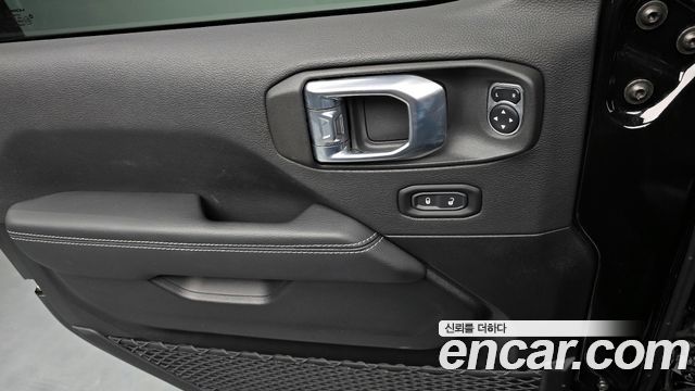 Jeep Wrangler (JL) 2.0 Overland Power Top 4Door 4xe 2021 — фото 24