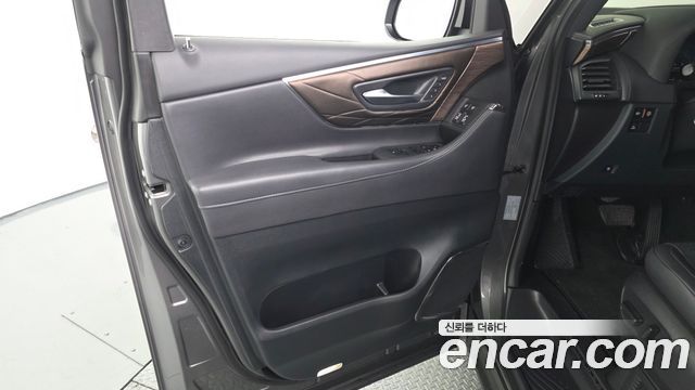 Toyota Alphard (IV) 2.5 HEV Executive AWD 2025 — фото 30