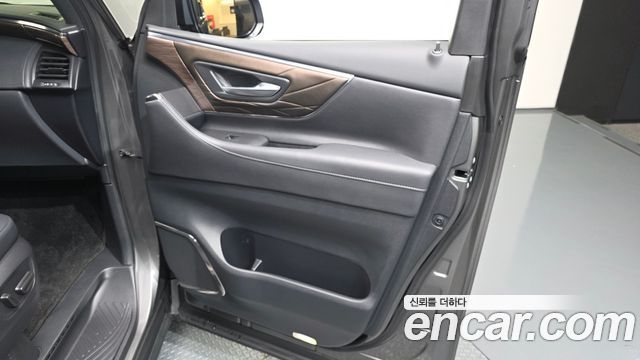 Toyota Alphard (IV) 2.5 HEV Executive AWD 2025 — фото 31