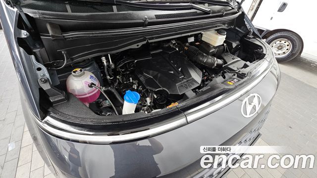 Hyundai Staria L3.5 Cargo 5-Seater Modern 2023 — фото 6