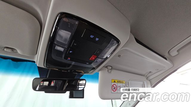 Hyundai Staria L3.5 Cargo 5-Seater Modern 2023 — фото 18