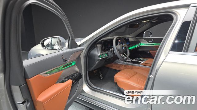BMW 7 Series (G70) 740i xDrive M Sport Limited 2026 — фото 10