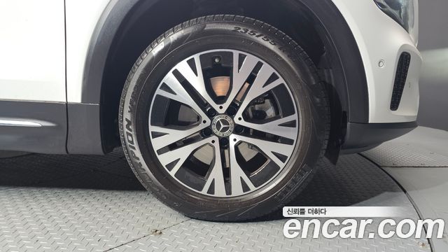 Mercedes-Benz GLB-Class (X247) GLB200 d 2024 — фото 21