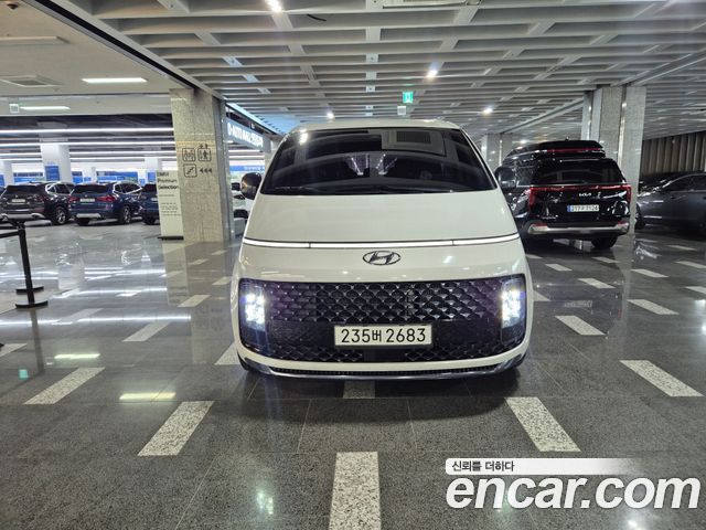 Hyundai Staria Lounge 9-Seater Prestige 2022 — фото 1