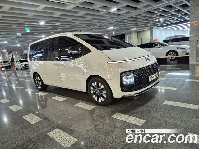 Hyundai Staria Lounge 9-Seater Prestige 2022 — фото 2