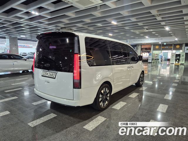 Hyundai Staria Lounge 9-Seater Prestige 2022 — фото 6
