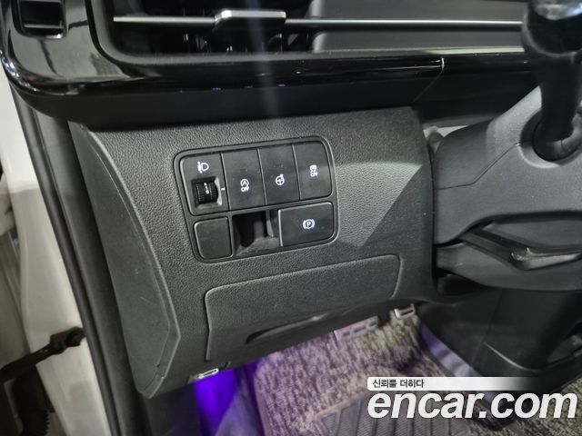 Hyundai Staria Lounge 9-Seater Prestige 2022 — фото 17