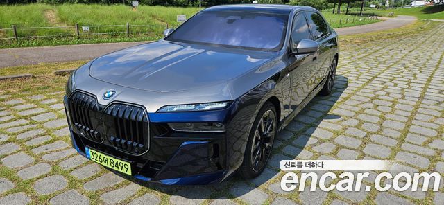 BMW 7 Series (G70) 750e xDrive M Sport 2025 — фото 2