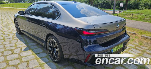 BMW 7 Series (G70) 750e xDrive M Sport 2025 — фото 4