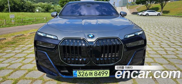 BMW 7 Series (G70) 750e xDrive M Sport 2025 — фото 8