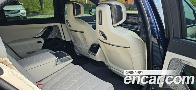 BMW 7 Series (G70) 750e xDrive M Sport 2025 — фото 17