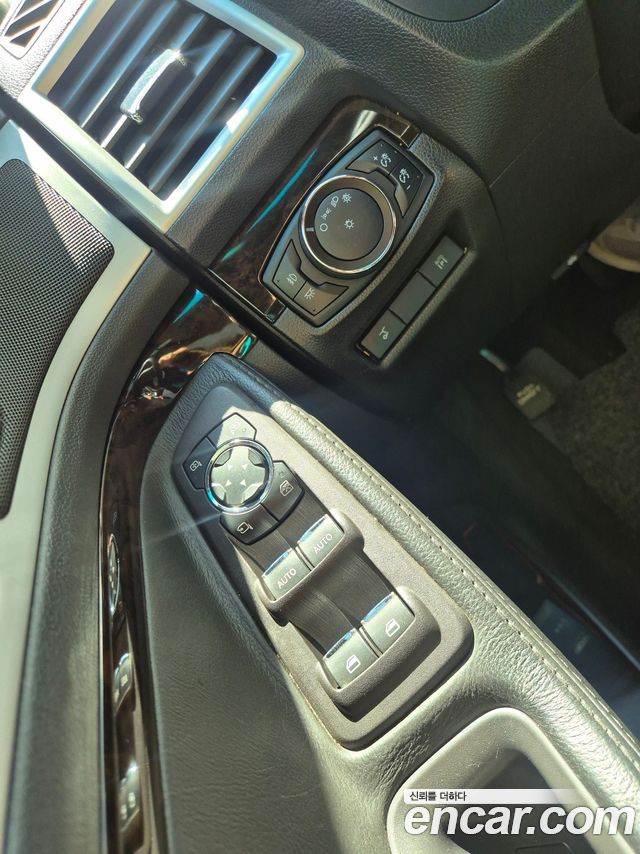 Ford Explorer 3.5 Limited 4WD 5th 2014 — фото 21