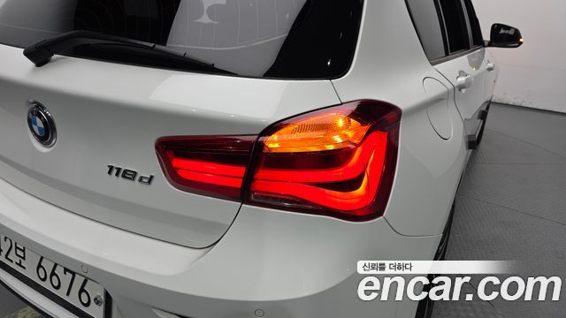 BMW 1 Series (F20) 118d Sport 5Door 2017 — фото 23