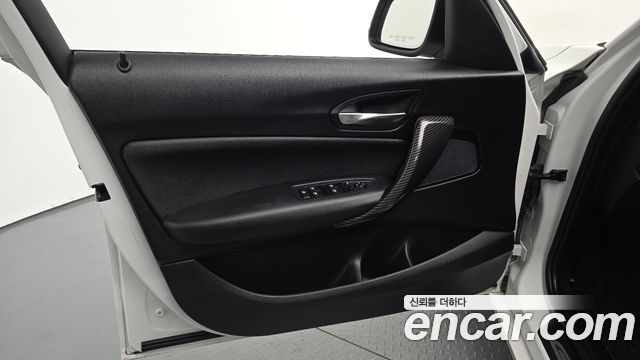 BMW 1 Series (F20) 118d Sport 5Door 2017 — фото 24