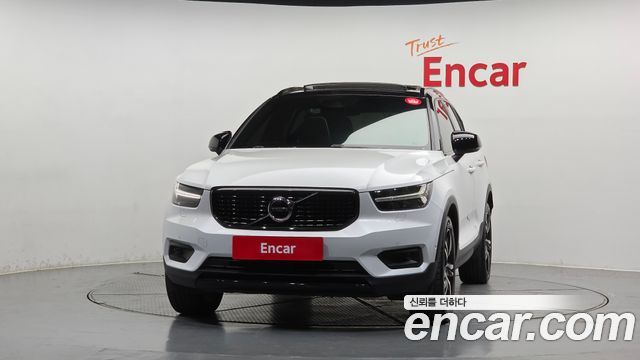 Volvo XC40 T4 R-Design 2019 — фото 3