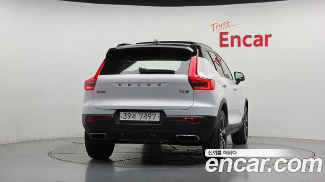 Volvo XC40 T4 R-Design 2019 — фото 4
