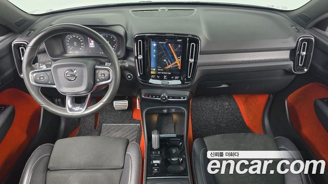 Volvo XC40 T4 R-Design 2019 — фото 7