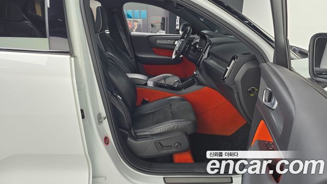 Volvo XC40 T4 R-Design 2019 — фото 15