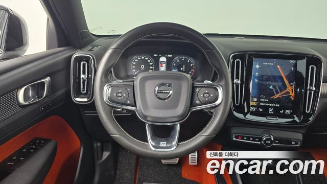 Volvo XC40 T4 R-Design 2019 — фото 17