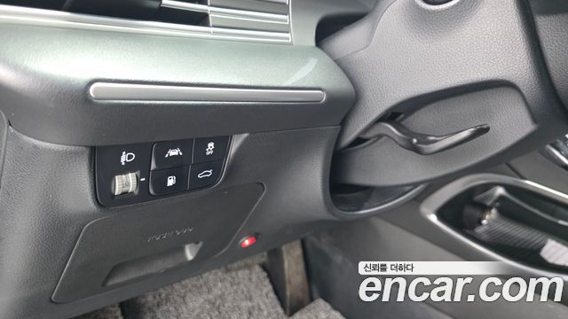 Hyundai Grandeur (IG) 3.0 LPi (Taxi) Deluxe 2023 — фото 28