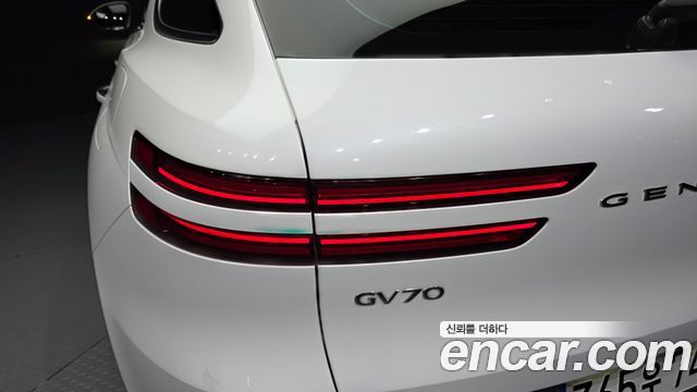 Genesis GV70 2.2 Diesel 2WD 2021 — фото 23