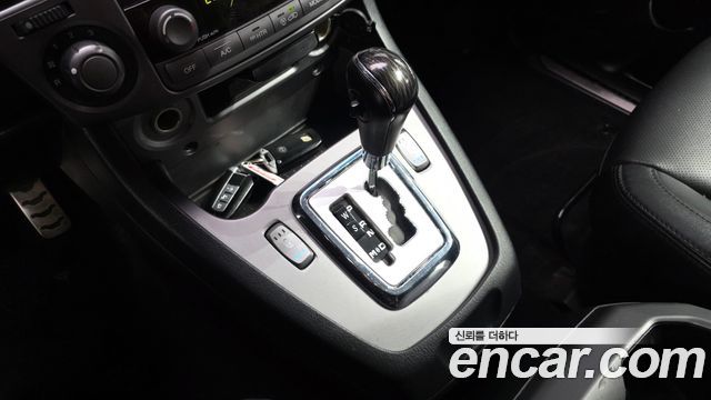 KG Mobility (SsangYong) Korando Turismo 4WD TX 9-seater 2017 — фото 9