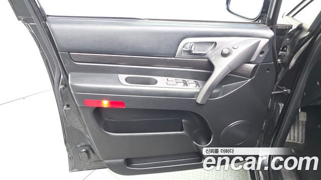KG Mobility (SsangYong) Korando Turismo 4WD TX 9-seater 2017 — фото 30