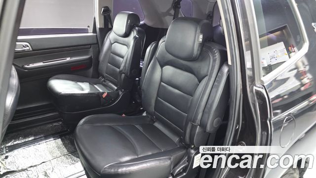 KG Mobility (SsangYong) Korando Turismo 4WD TX 9-seater 2017 — фото 32