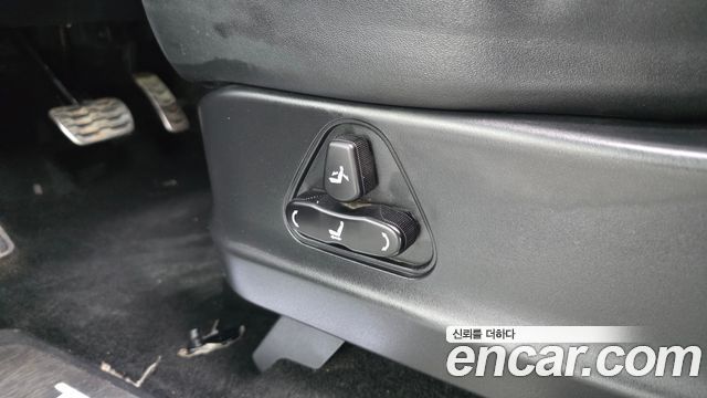 KG Mobility (SsangYong) Korando Turismo 4WD TX 9-seater 2017 — фото 36