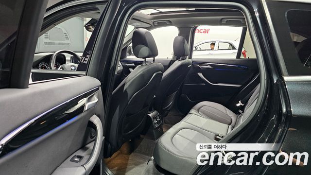 BMW X1 (F48) xDrive 20i xLine 2022 — фото 11
