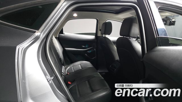 Jaguar E-PACE D180 SE 2019 — фото 11