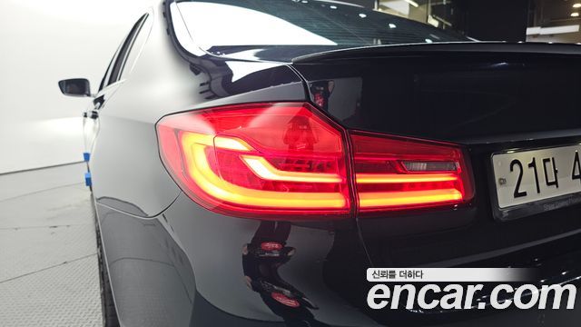 BMW 5 Series (G30) 520d M Sport Special Edition 2018 — фото 23