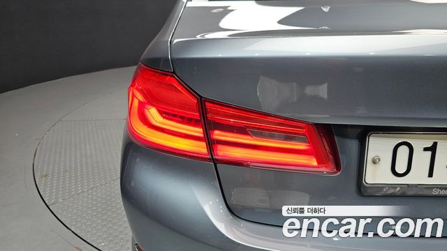 BMW 5 Series (G30) 520d Luxury Special Edition 2018 — фото 23