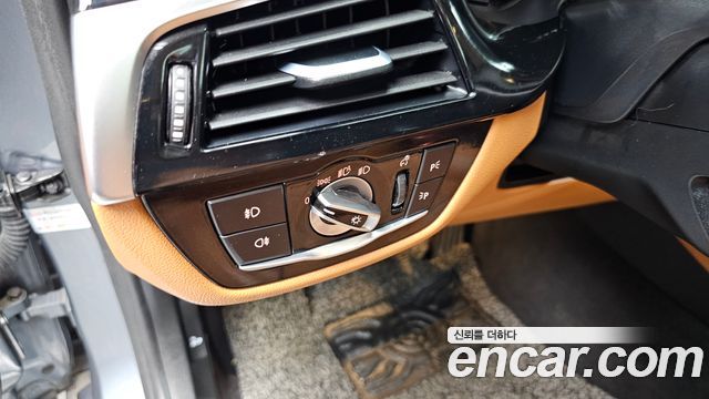 BMW 5 Series (G30) 520d Luxury Special Edition 2018 — фото 32