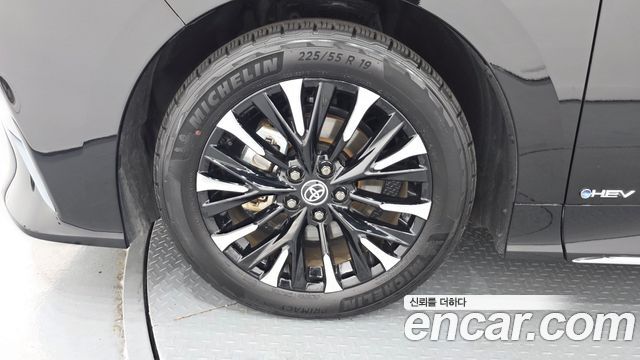 Toyota Alphard (IV) 2.5 HEV Executive AWD 2025 — фото 5