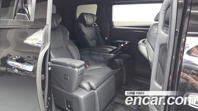 Toyota Alphard (IV) 2.5 HEV Executive AWD 2025 — фото 11