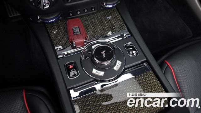 Rolls-Royce Dawn 6.6 V12 Black Badge 2020 — фото 18