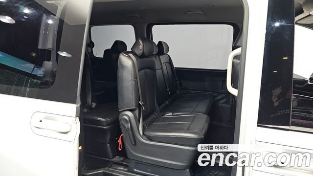 Hyundai Staria Tourer 11-Seater Modern 2023 — фото 12