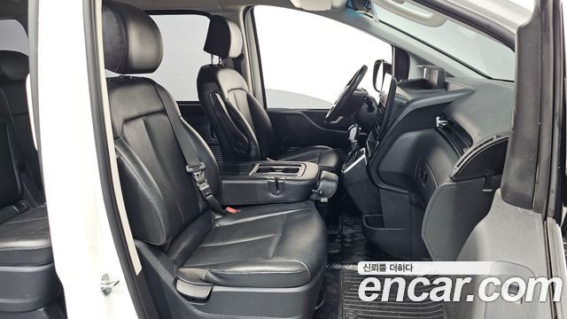 Hyundai Staria Tourer 11-Seater Modern 2023 — фото 26