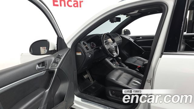 Volkswagen Tiguan 2.0 TDI R-Line 5N 2014 — фото 10
