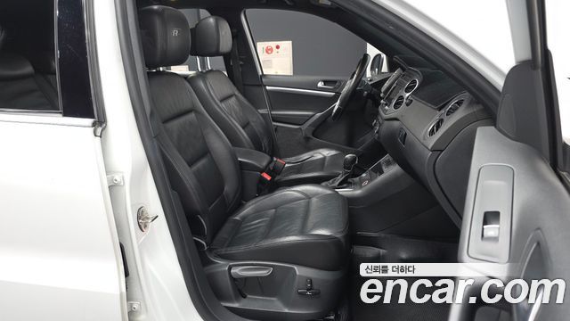 Volkswagen Tiguan 2.0 TDI R-Line 5N 2014 — фото 11